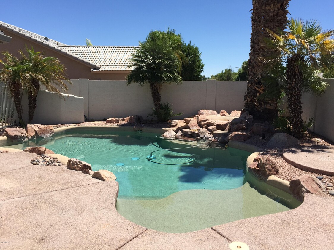 Primary Photo - 1525 E Ironwood Dr