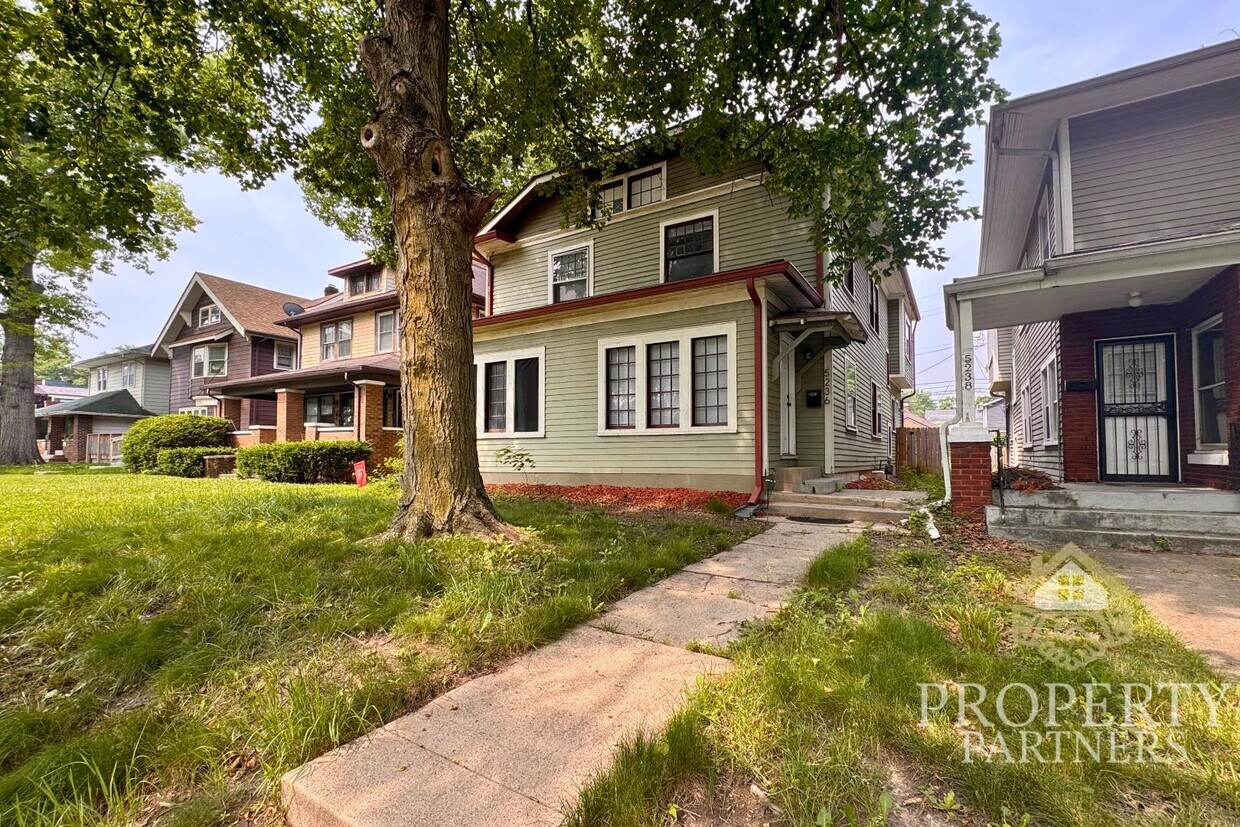 Foto principal - 5234 N College Ave