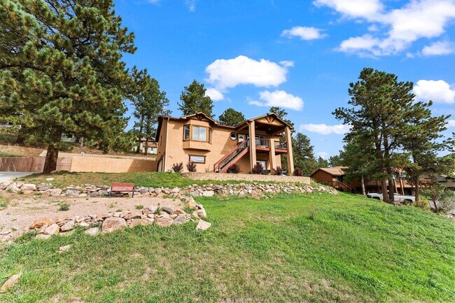 Foto del edificio - 243 Lakewood Dr
