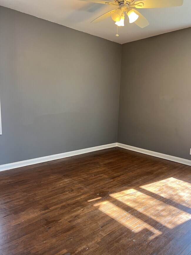 Building Photo - 1038 College Ln