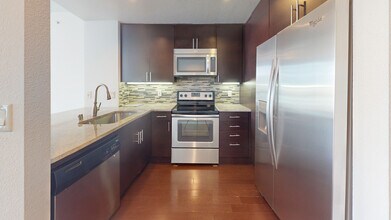 Interior Photo - 388 Beale