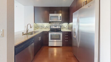 Interior Photo - 388 Beale