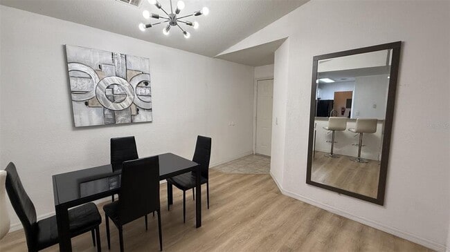Foto del edificio - 8800 Latrec Ave
