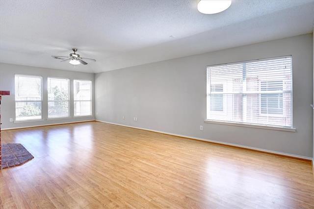 Building Photo - 2800 Glenhaven Dr