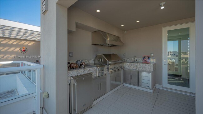 Foto del edificio - 6341 NW 104th Path