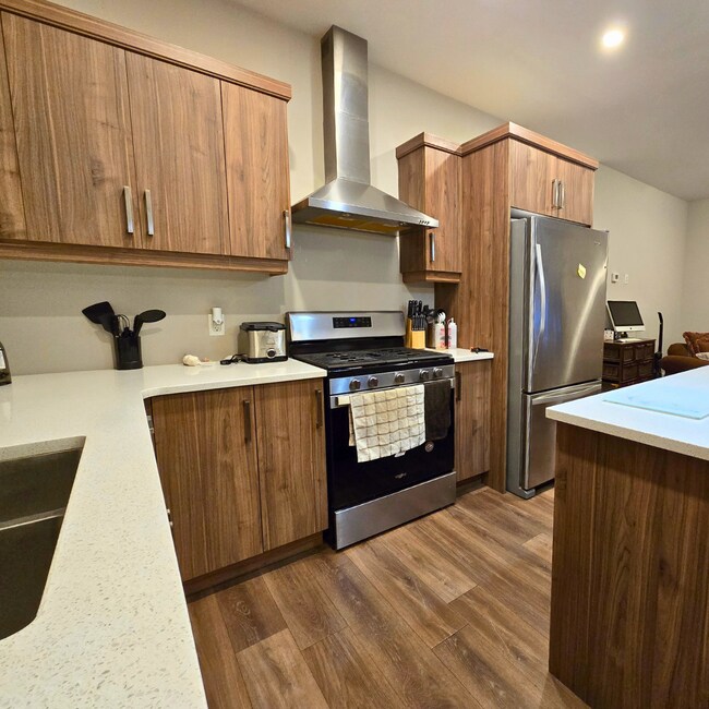 Photo du bâtiment - Modern 3-Bedroom Townhouse!!