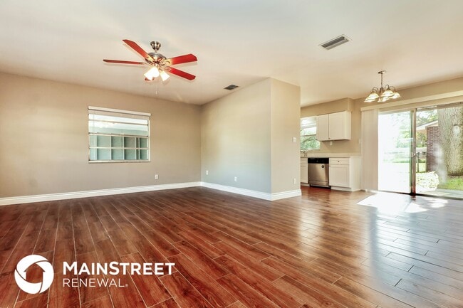 Building Photo - 601 Vining St