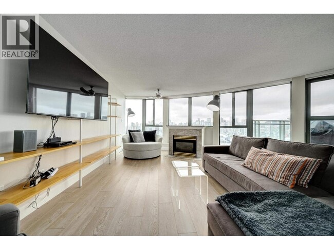 Building Photo - 1088 Quebec St