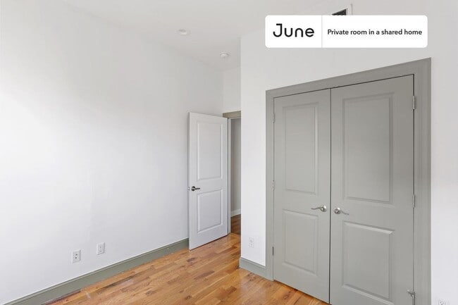 Building Photo - Room in Shared 4 bed/2 bath home