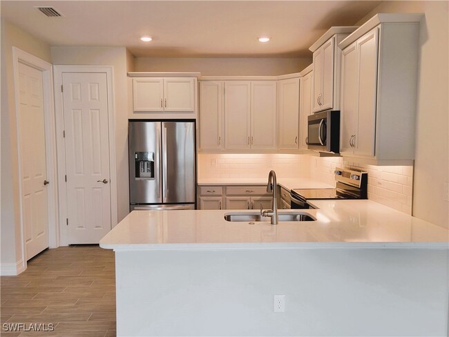 Building Photo - 1031 Enbrook Lp