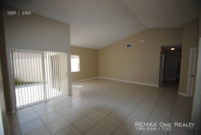 Building Photo - 15060 Norfolk Ln
