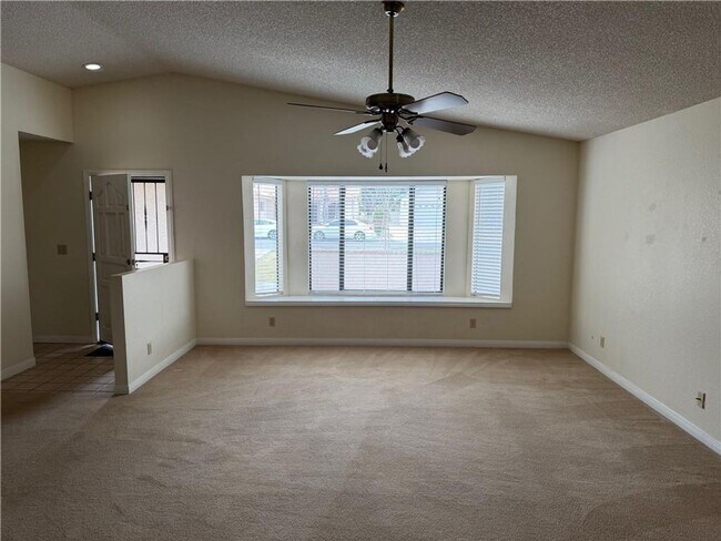 Building Photo - Charming 3 Bedroom, 2 Bath Rental Home