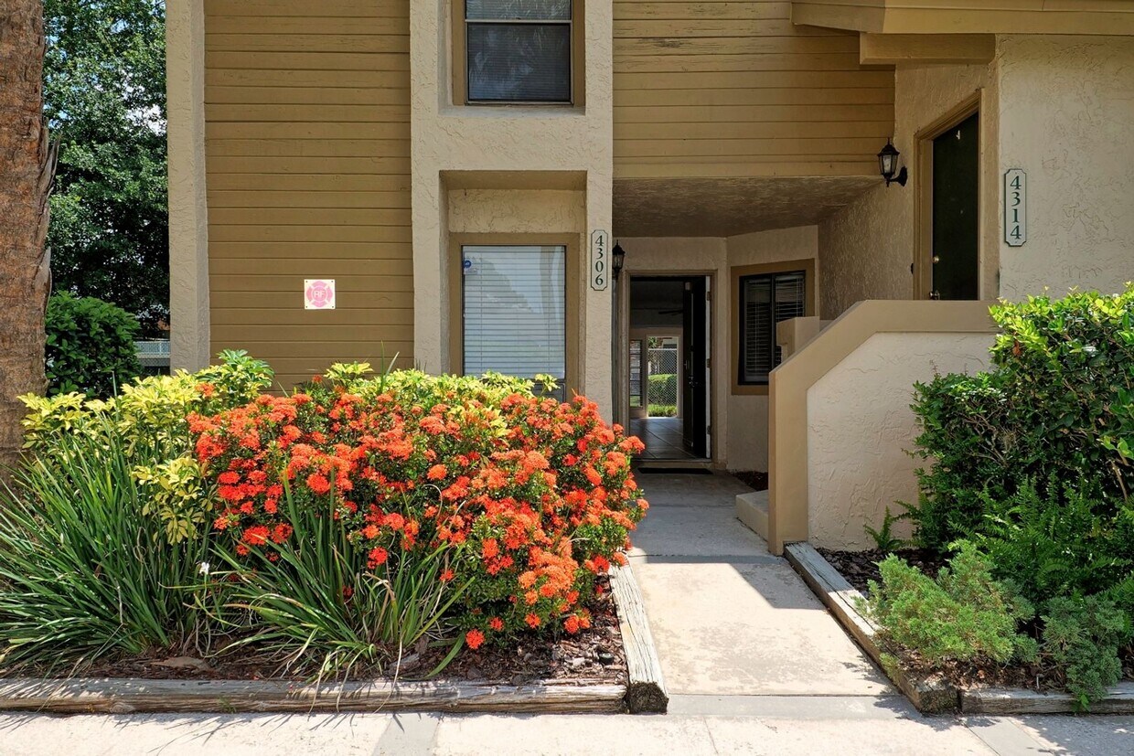 Spacious 2bd 2bth home with bonus room! - Spacious 2bd 2bth home with bonus room!