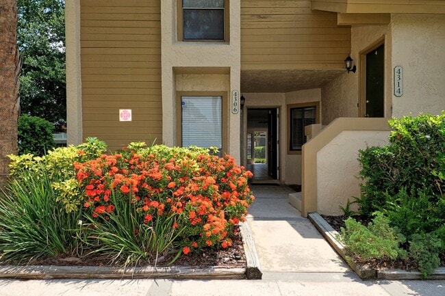 Spacious 2bd 2bth home with bonus room! - Spacious 2bd 2bth home with bonus room!