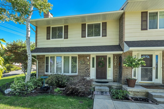 Building Photo - 3002 E Casto Ln