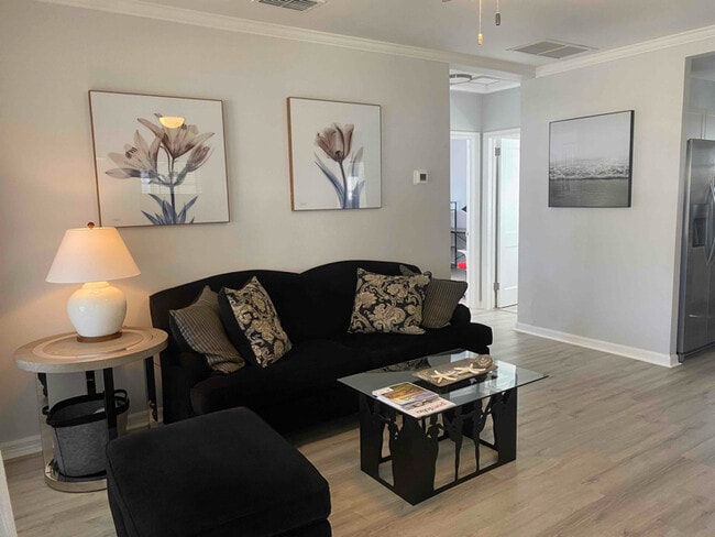 Building Photo - 2515 Vero Beach Ave