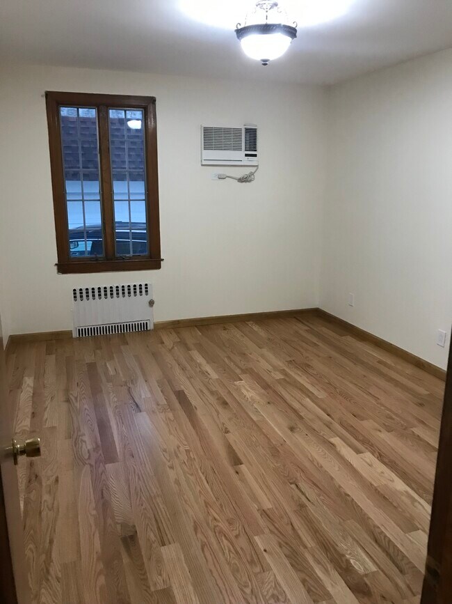 Foto del edificio - 8716 79th Ave