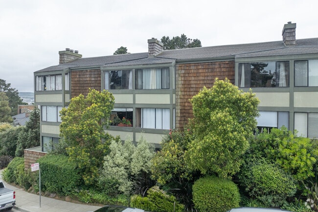Building Photo - Goldmine Hill Condominium