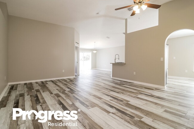 Building Photo - 2114 Nicollett Way