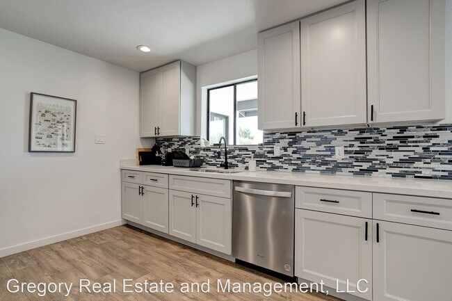Foto del edificio - 4 br, 2 bath House - 1201 E Northview Avenue