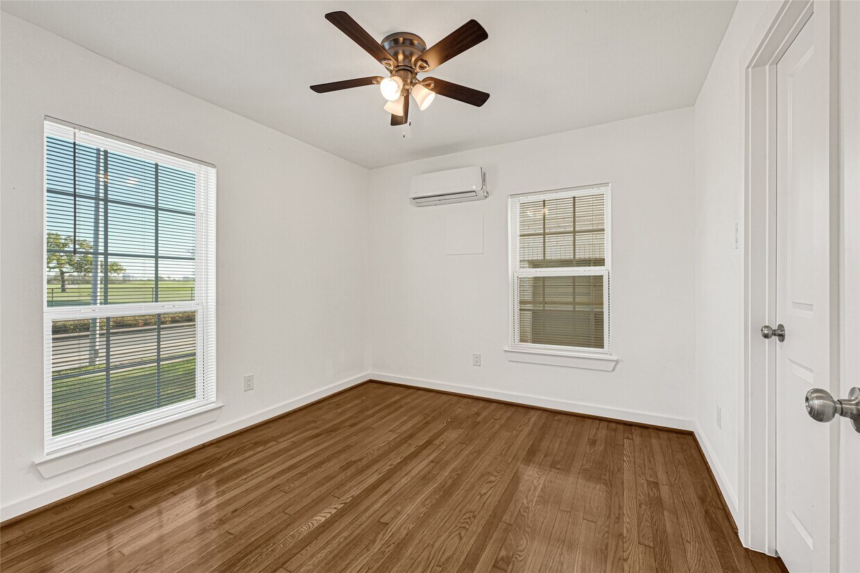 Foto del edificio - 6620 Lawndale St