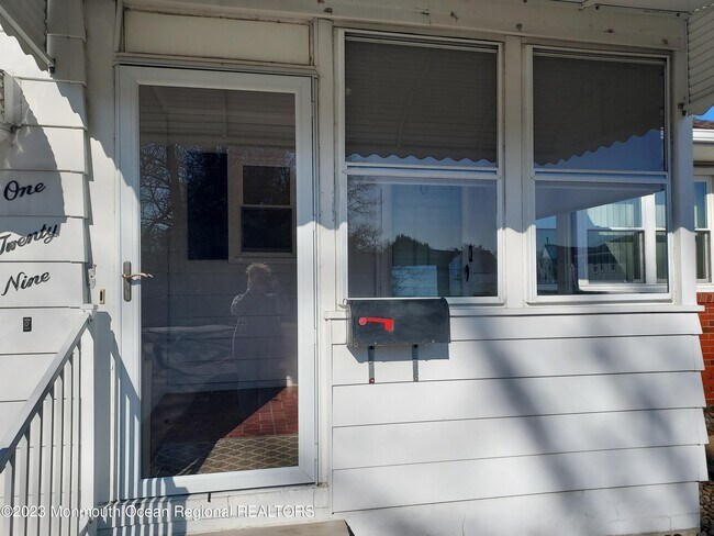 Building Photo - 129 Fox Glove