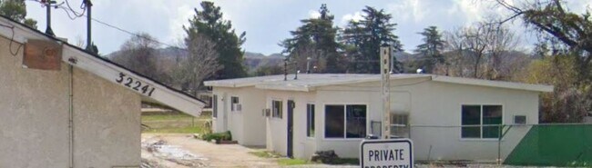 Units A and B - 32241 Avenue D