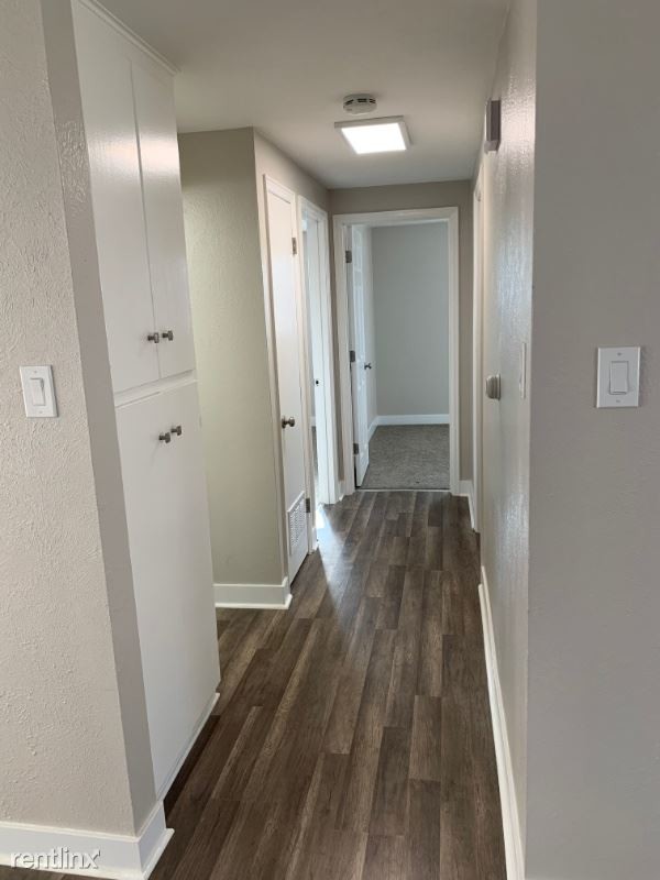 Building Photo - 4 br, 1.5 bath House - 1102 Vivian St.