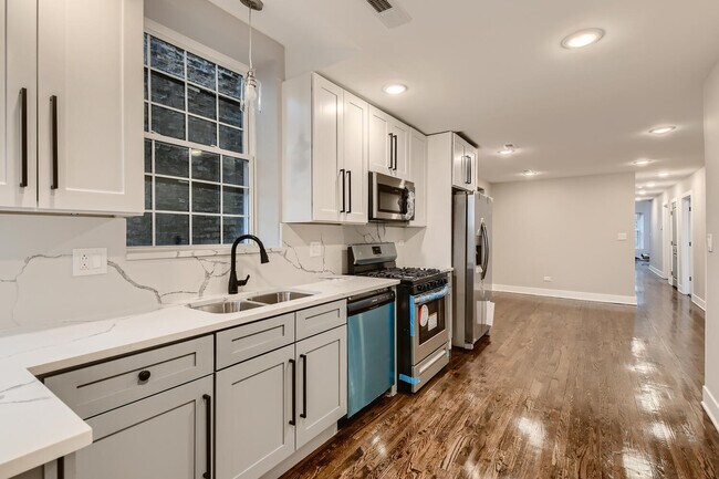Foto del edificio - 5817 S Calumet Ave