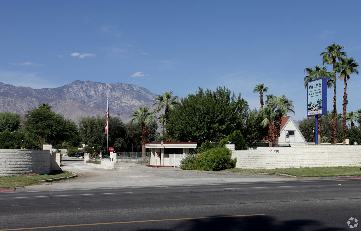 Foto principal - 35901 Cathedral Canyon Dr