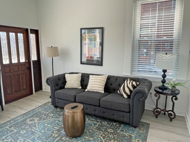 Building Photo - 216 E Liberty St