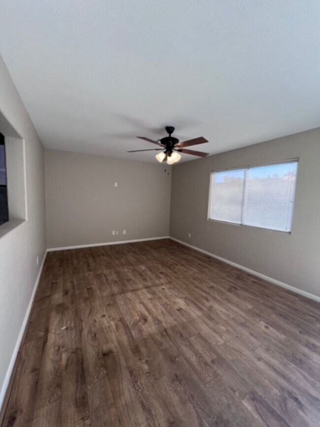 Building Photo - 7333 Sunspot Dr