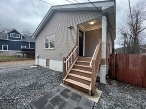 Building Photo - 18 W River Styx Rd