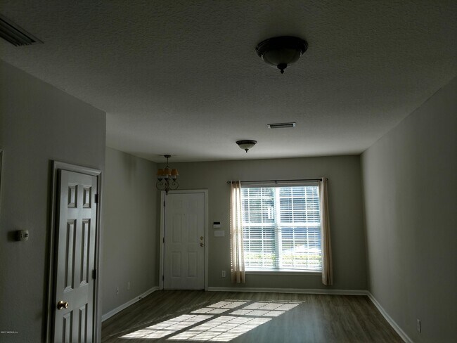 Foto del edificio - 3510 Twisted Tree Ln