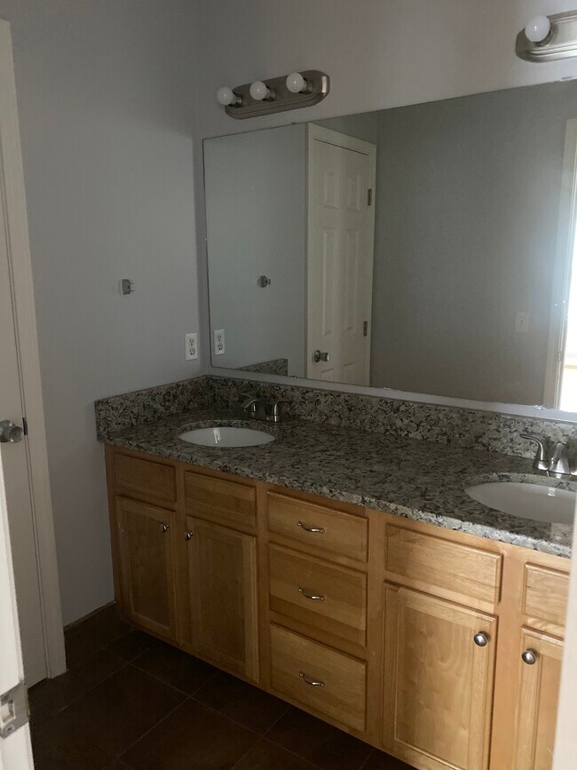 2537 Morningside Dr, Lawrence, KS 66047 Townhome Rentals in Lawrence