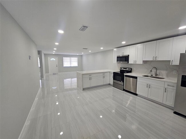 Building Photo - 4072 SW 51st St