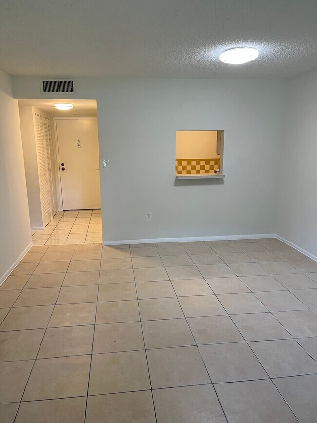 Building Photo - 4304 NW 9th Ave