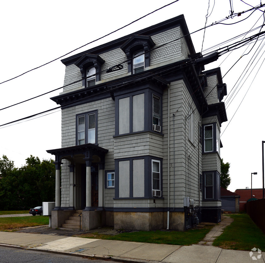 Building Photo - 50 Common St