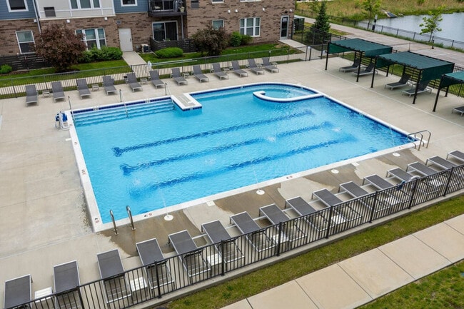 Foto del edificio - 28294 Ferry Rd