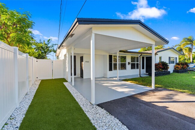 Foto del edificio - 1960 NW 32nd Ct