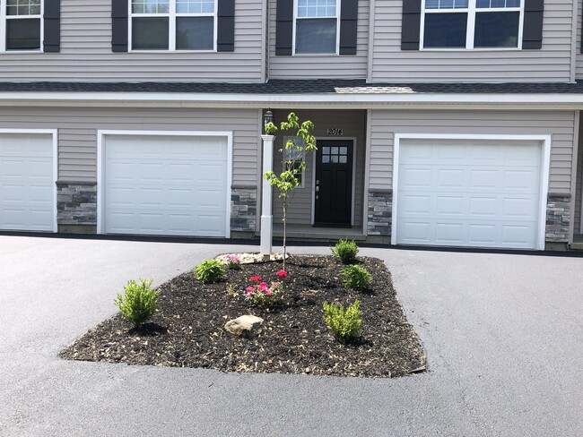 Building Photo - 2405 Rosa RoadRidge Manor Ct