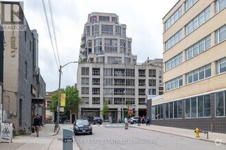 Building Photo - 1430-1430 Yonge St