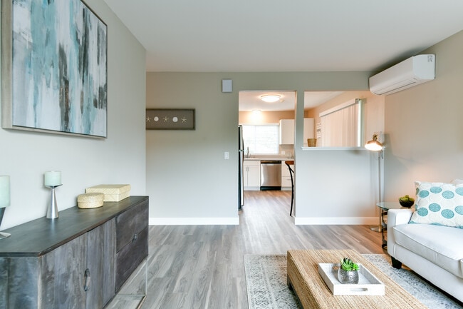 3BR, 1 BA - Traverse