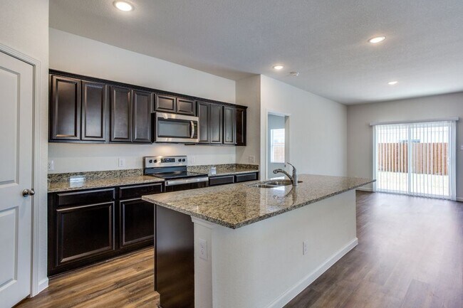 Building Photo - 304 Briar Cv