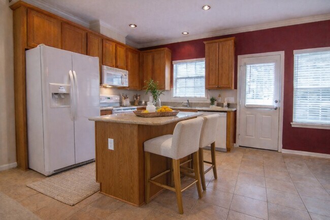 Foto del edificio - 418 Price Dr