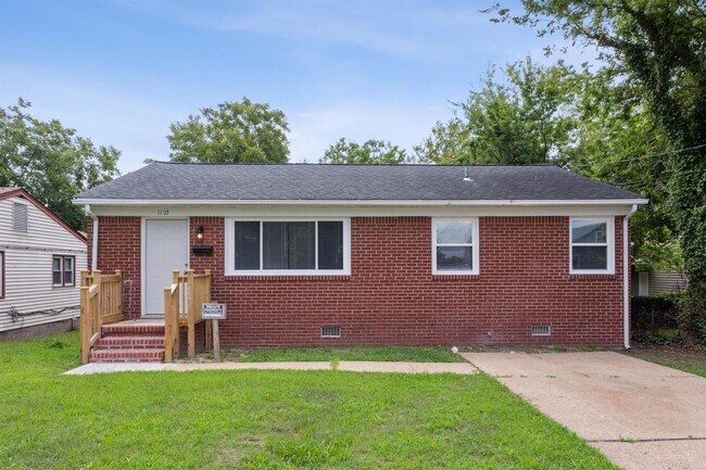 Foto del edificio - 4BR | 2 Full Baths | Downtown Newport News