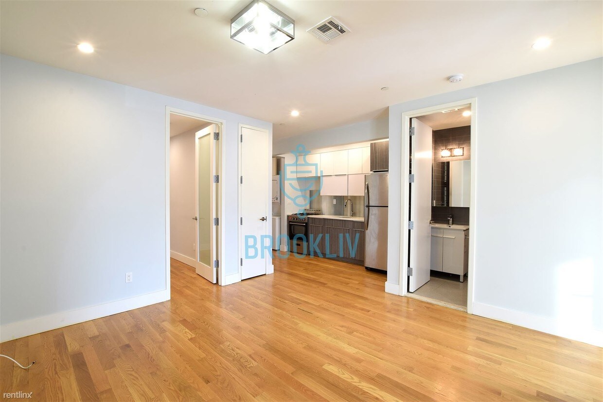 Primary Photo - 250 Kingston Ave