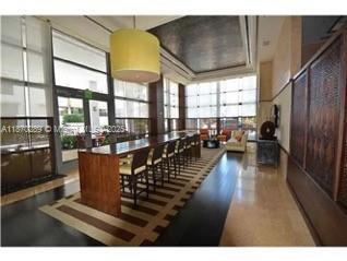 Foto del edificio - 5875 Collins Ave
