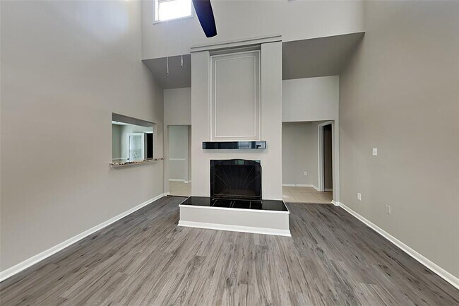 Foto del edificio - 22530 Smokey Hill Dr