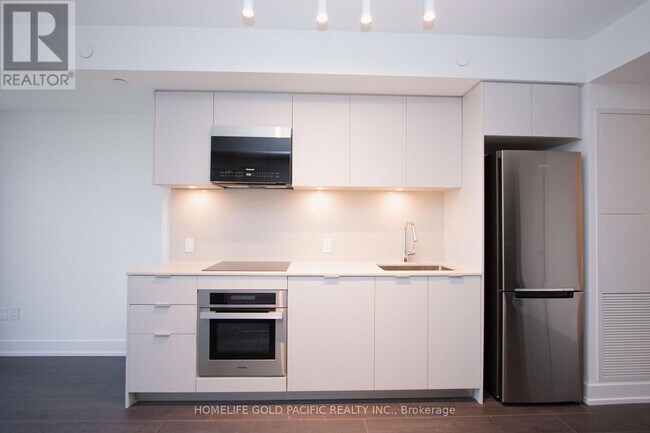 Photo du bâtiment - 8 Cedarland Dr